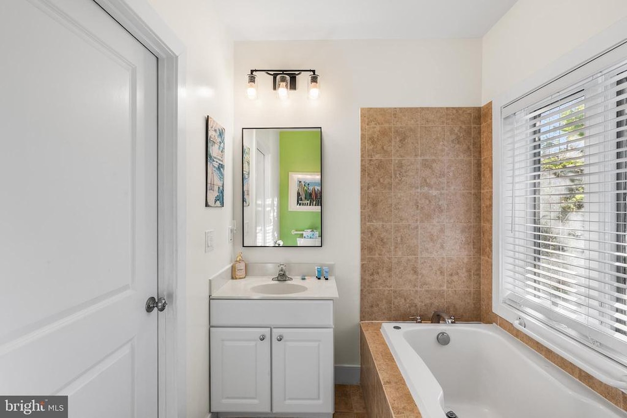 Key Largo Real Estate for Sale - 11 54th St #203 in Ocean City Photo 55