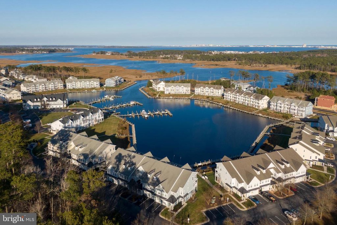 Glenriddle Homeowners Associat Real Estate for Sale - 11964 W War Dancer Ln #103 in Berlin Photo 48
