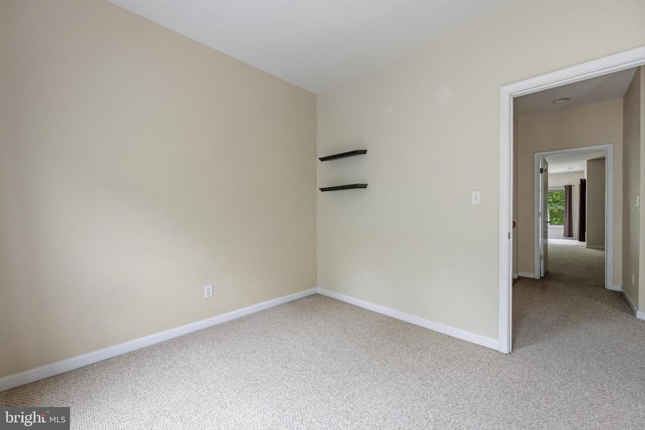 Glenriddle Homeowners Associat Real Estate for Sale - 11964 W War Dancer Ln #103 in Berlin Photo 26