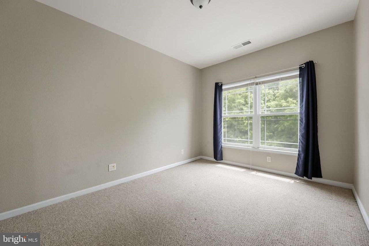 Glenriddle Homeowners Associat Real Estate for Sale - 11964 W War Dancer Ln #103 in Berlin Photo 24