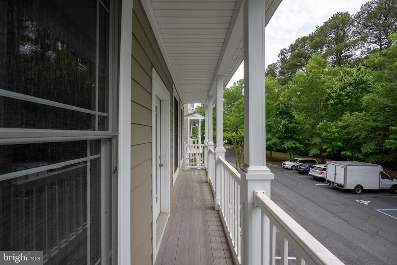 Glenriddle Homeowners Associat Real Estate for Sale - 11964 W War Dancer Ln #103 in Berlin Photo 11