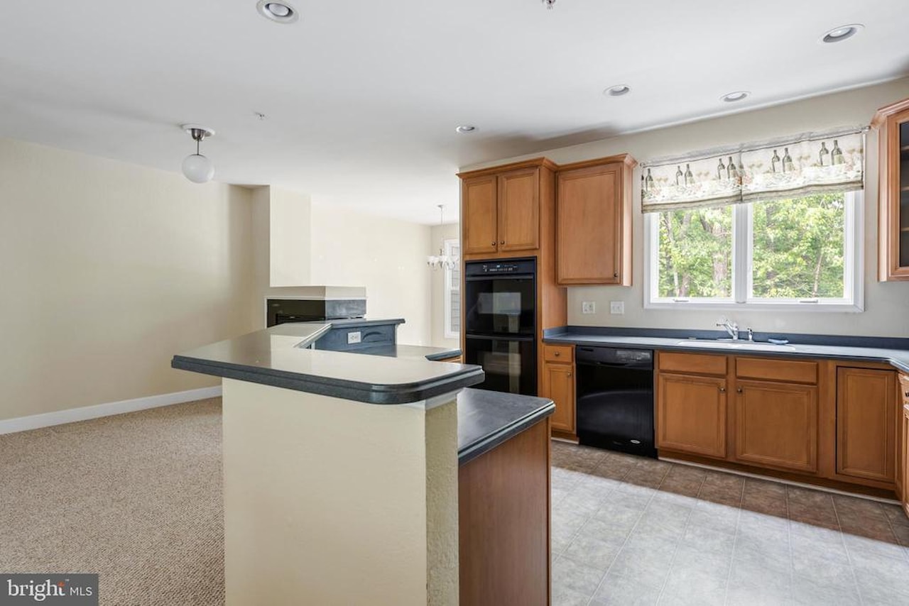 Glenriddle Homeowners Associat Real Estate for Sale - 11964 W War Dancer Ln #103 in Berlin Photo 15