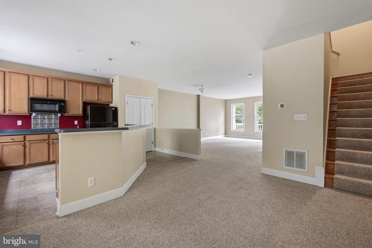 Glenriddle Homeowners Associat Real Estate for Sale - 11964 W War Dancer Ln #103 in Berlin Photo 12