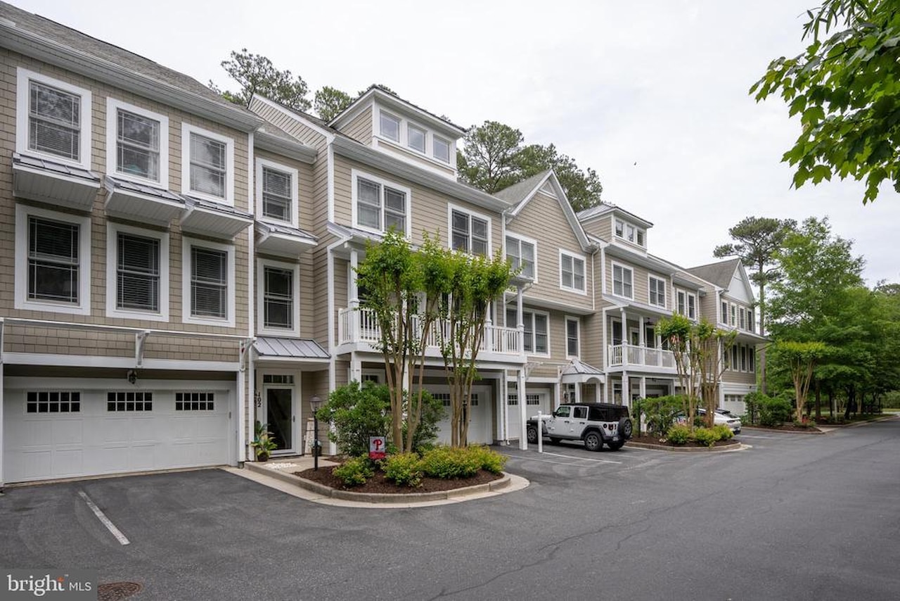 Glenriddle Homeowners Associat Real Estate for Sale - 11964 W War Dancer Ln #103 in Berlin Photo 55