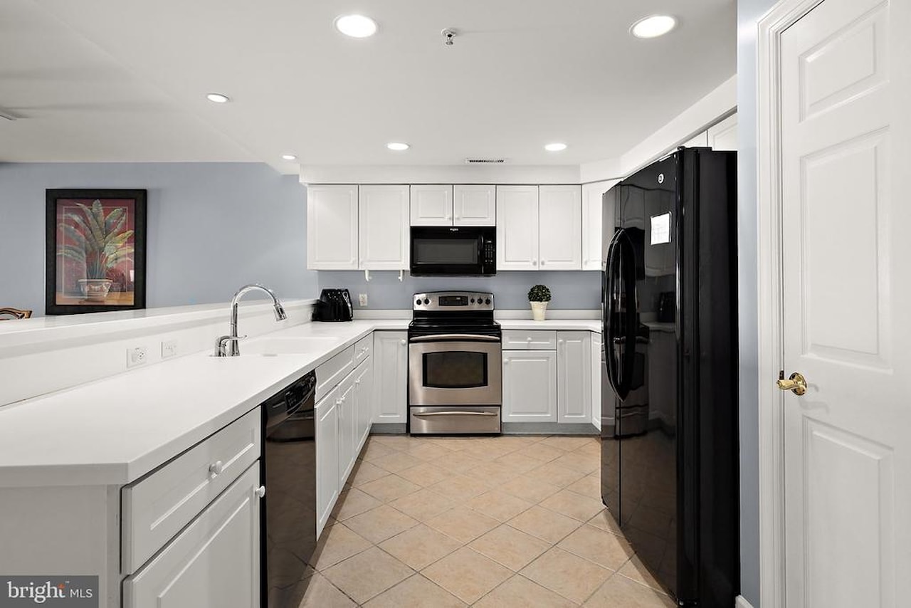 Oceans Pointe Real Estate for Sale - 1209 Atlantic Ave #302 in Ocean City Photo 13
