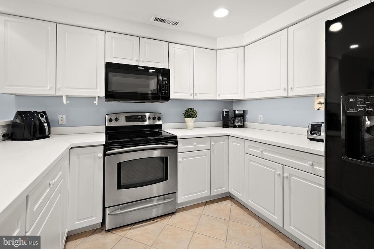 Oceans Pointe Real Estate for Sale - 1209 Atlantic Ave #302 in Ocean City Photo 15