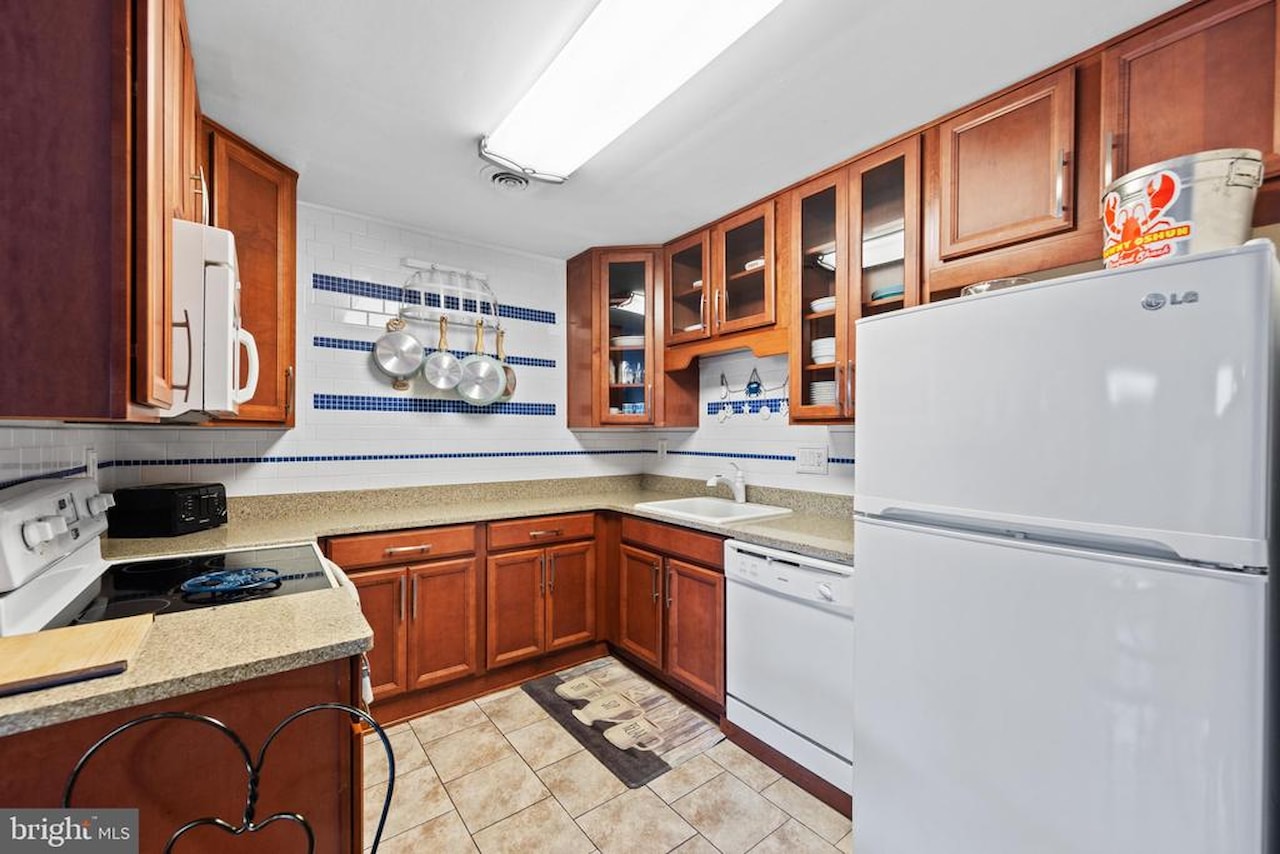 Club Ocean Villas II Real Estate for Sale - 105 120th St #18A in Ocean City Photo 6