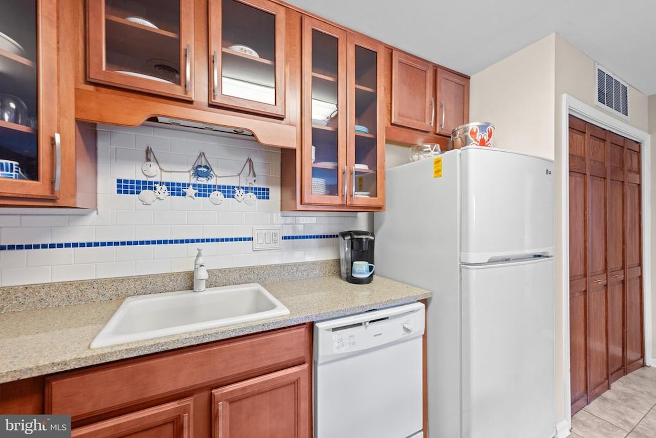 Club Ocean Villas II Real Estate for Sale - 105 120th St #18A in Ocean City Photo 8