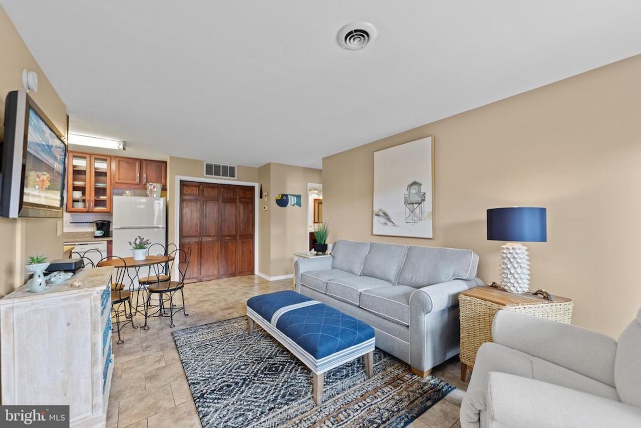 Club Ocean Villas II Real Estate for Sale - 105 120th St #18A in Ocean City Photo 2