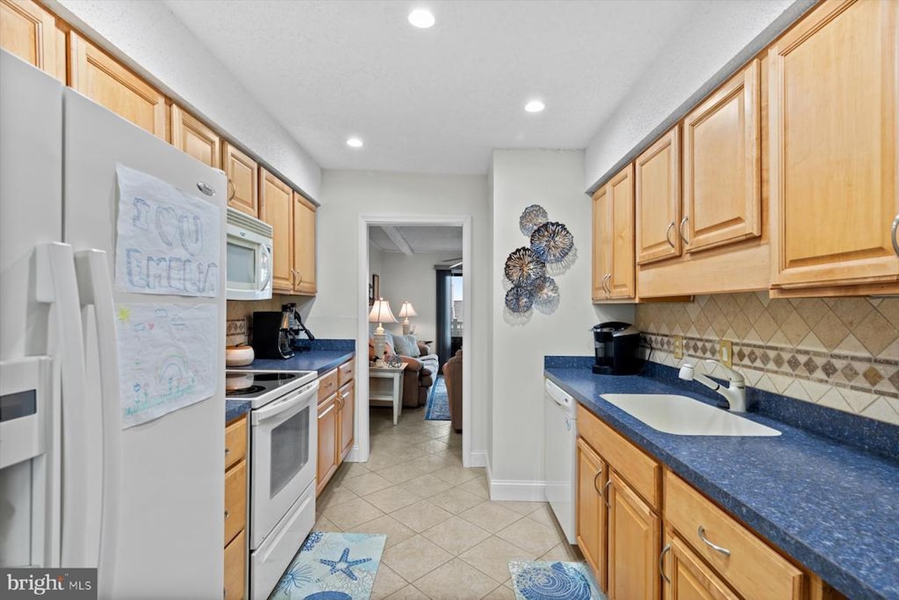 Chateau Phoenix Real Estate for Sale - 714 Mooring Rd #C305 in Ocean City Photo 7
