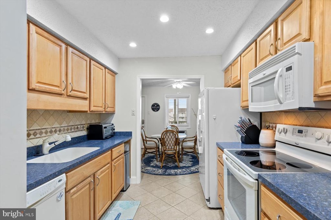 Chateau Phoenix Real Estate for Sale - 714 Mooring Rd #C305 in Ocean City Photo 14