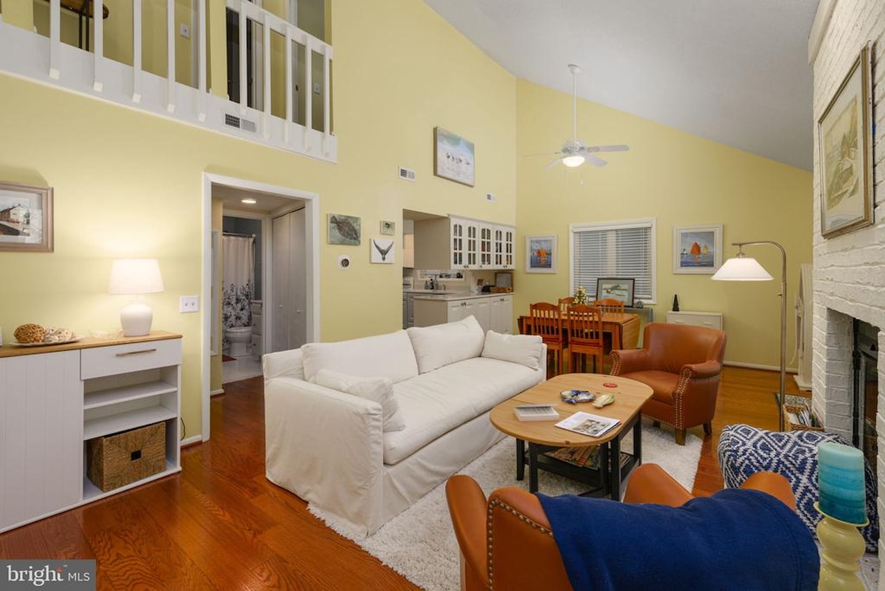 Real Estate for Sale - 10 Gloucester Rd in Ocean Pines Photo 3