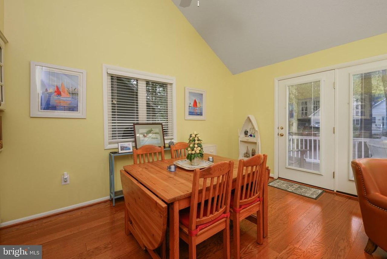  Real Estate for Sale - 10 Gloucester Rd in Ocean Pines Photo 5