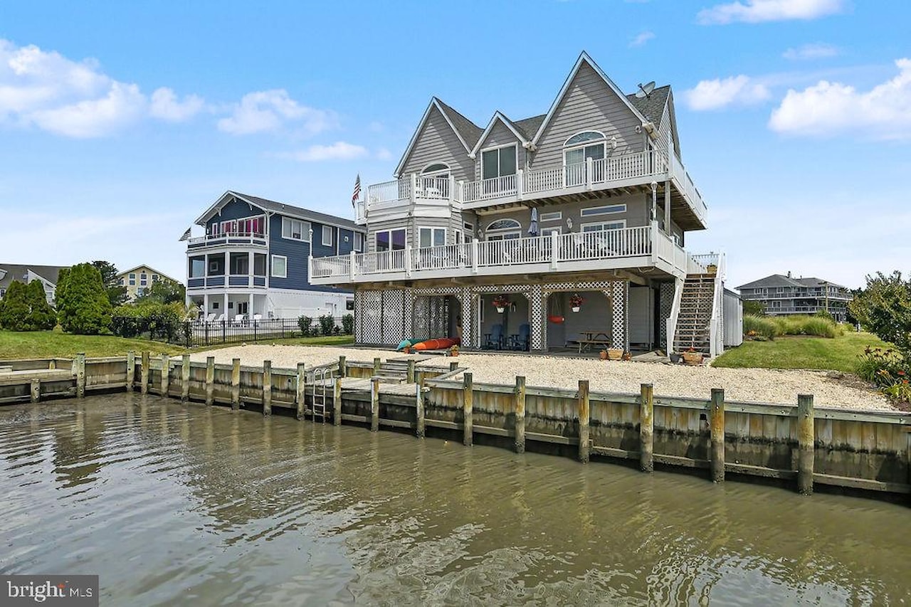  Real Estate for Sale - 38884 Cove Ct in Ocean View