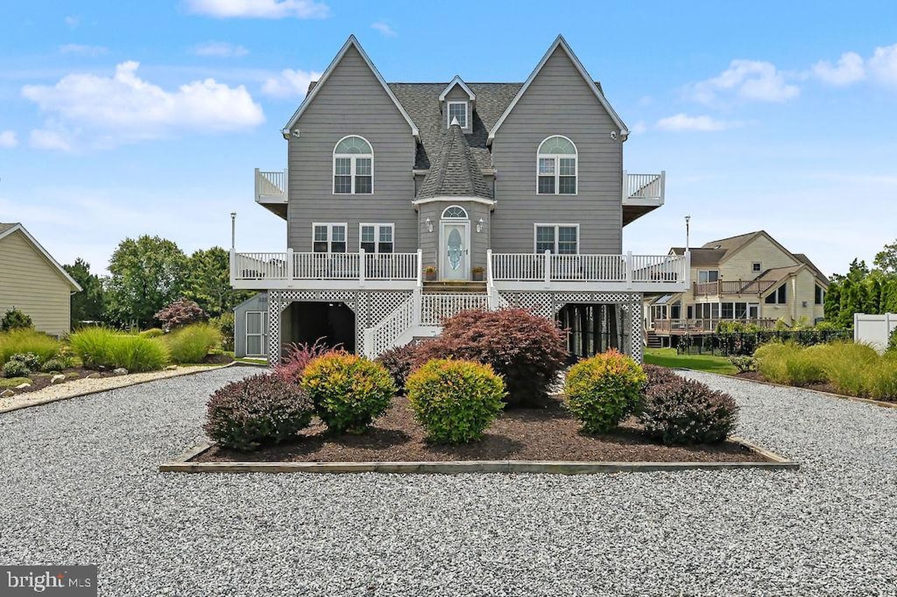  Real Estate for Sale - 38884 Cove Ct in Ocean View Photo 3