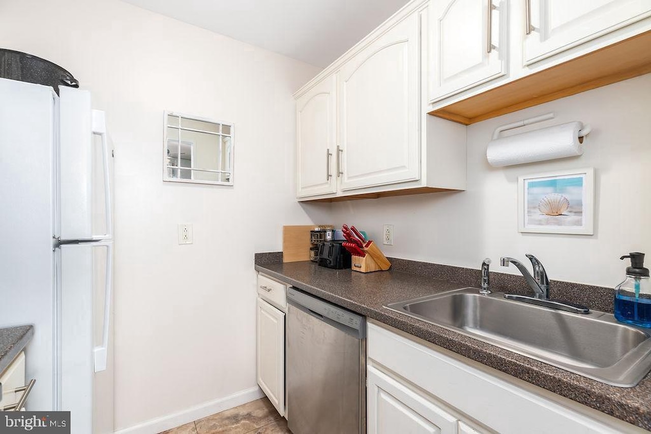 Summer Winds Real Estate for Sale - 414 Lark Ln #D203 in Ocean City Photo 9