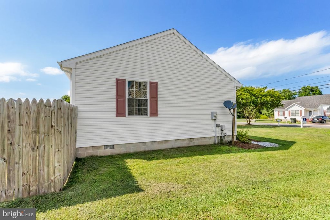  Real Estate for Sale - 271 S Washington St in Snow Hill Photo 25