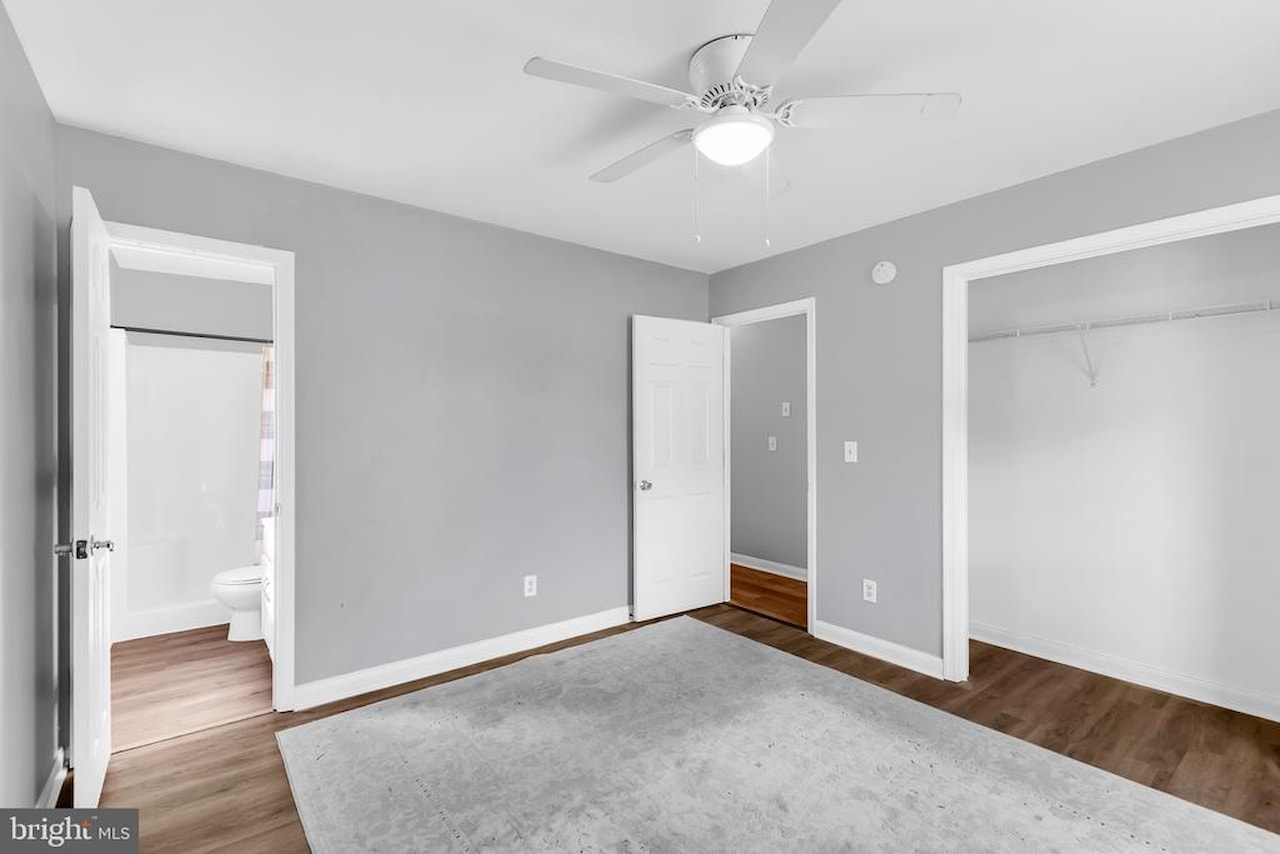  Real Estate for Sale - 271 S Washington St in Snow Hill Photo 15