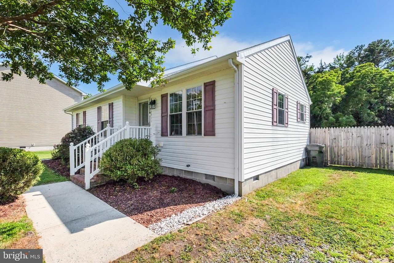  Real Estate for Sale - 271 S Washington St in Snow Hill Photo 27