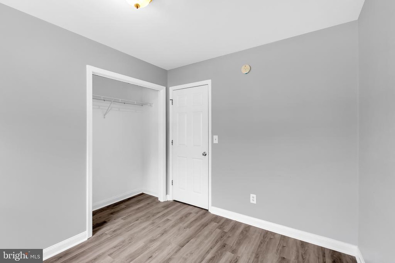  Real Estate for Sale - 271 S Washington St in Snow Hill Photo 11