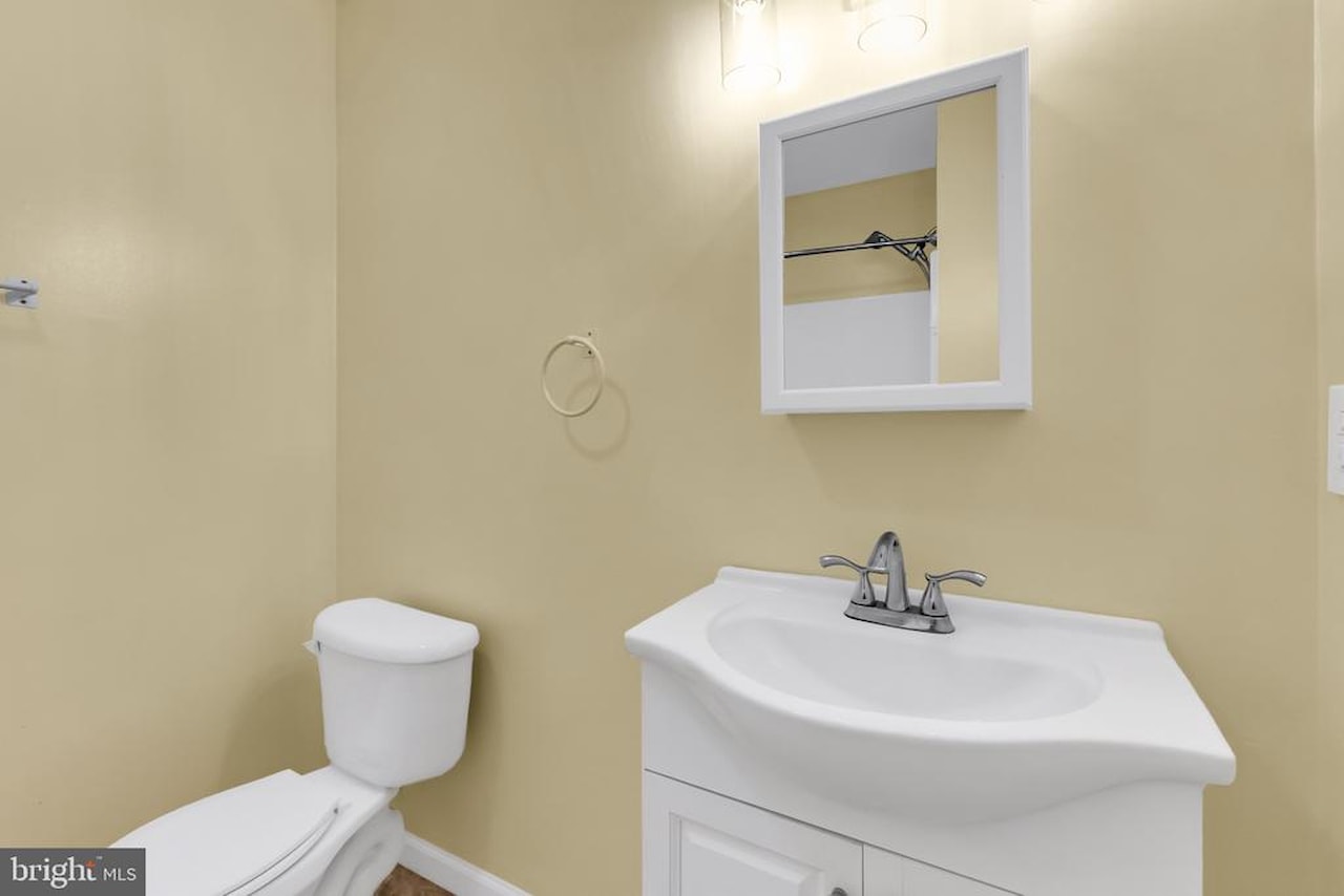  Real Estate for Sale - 271 S Washington St in Snow Hill Photo 18