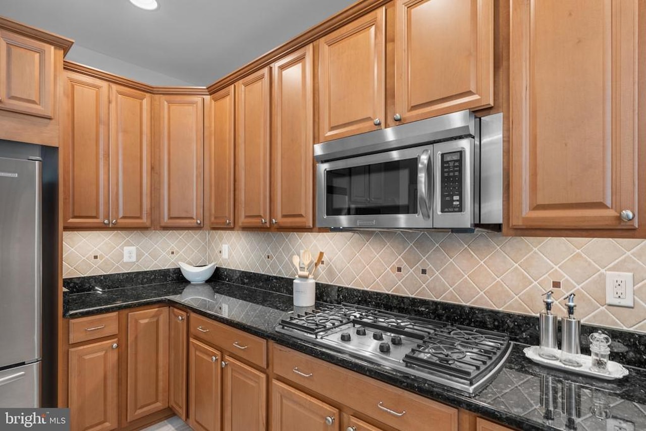  Real Estate for Sale - 30977 Scissorbill Rd in Ocean View Photo 15