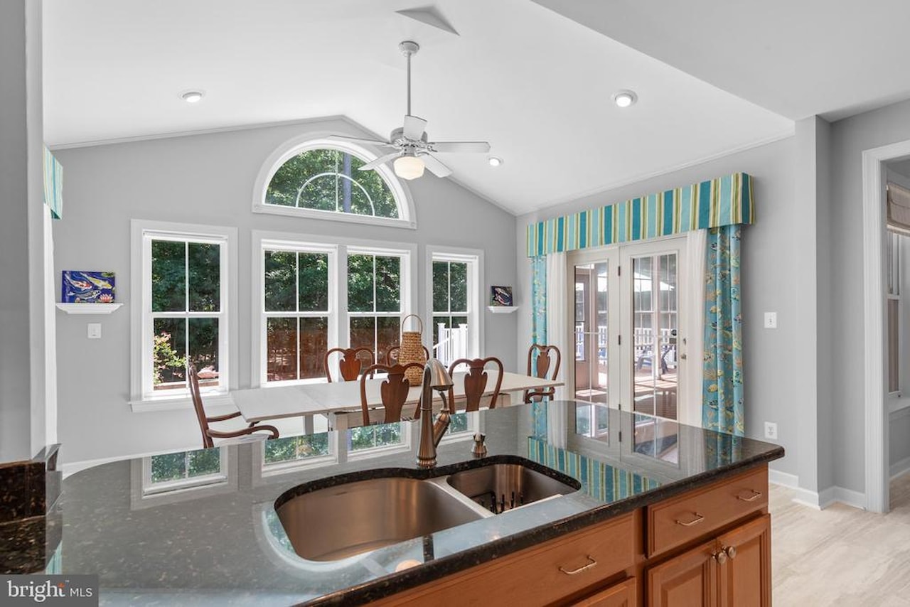  Real Estate for Sale - 30977 Scissorbill Rd in Ocean View Photo 16
