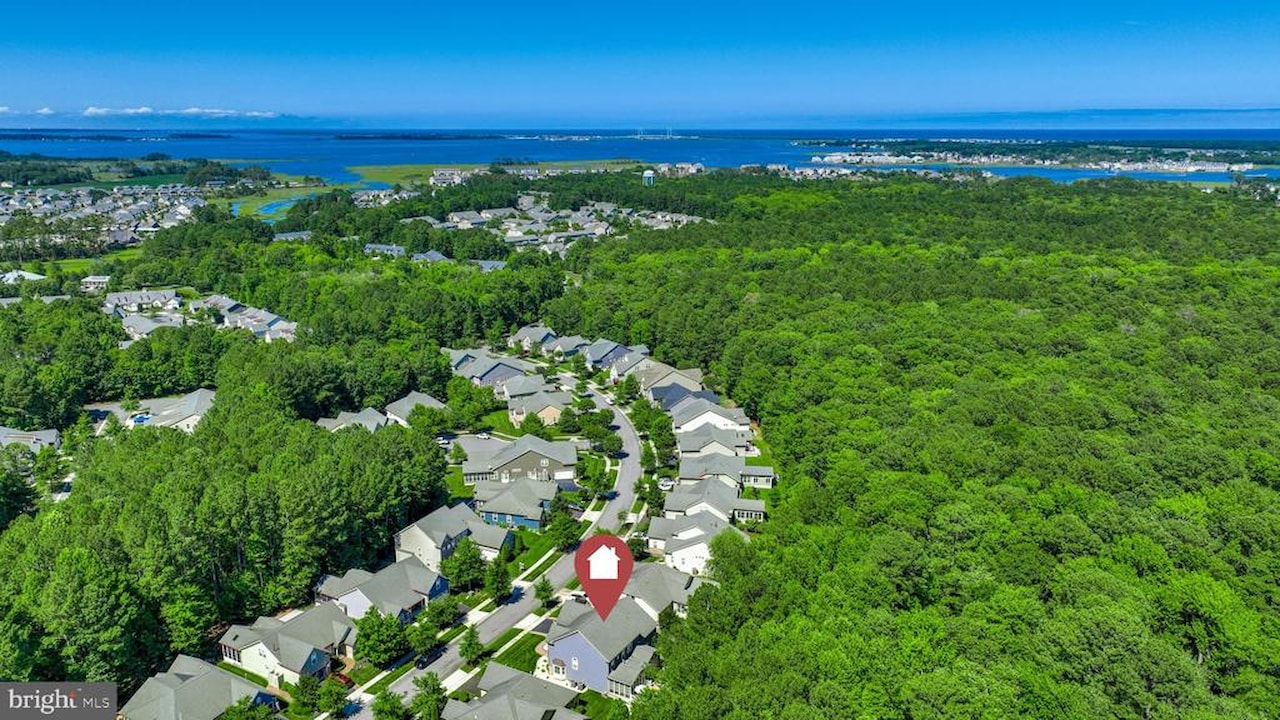  Real Estate for Sale - 30977 Scissorbill Rd in Ocean View Photo 3