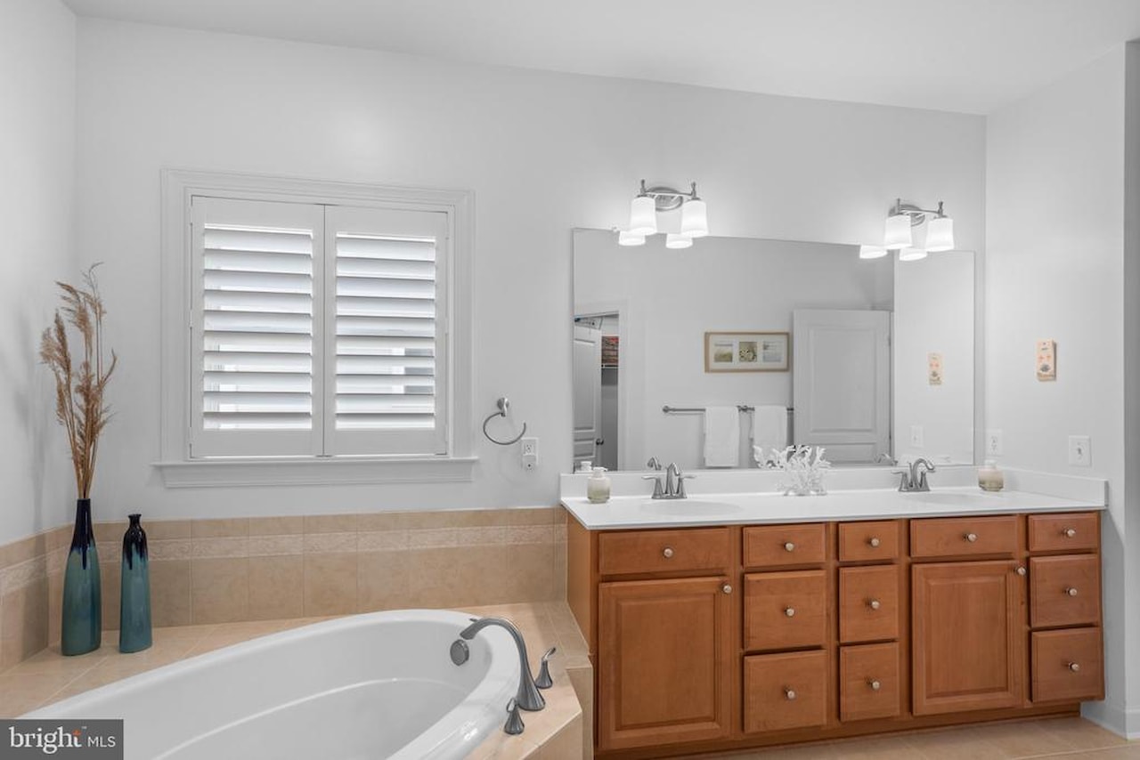  Real Estate for Sale - 30977 Scissorbill Rd in Ocean View Photo 43