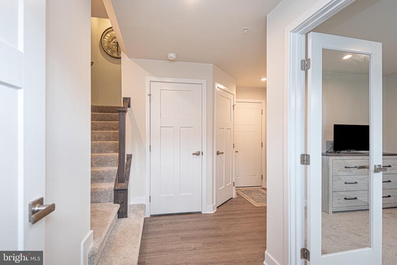  Real Estate for Sale - 8626 South Park Dr #6 in Berlin Photo 4