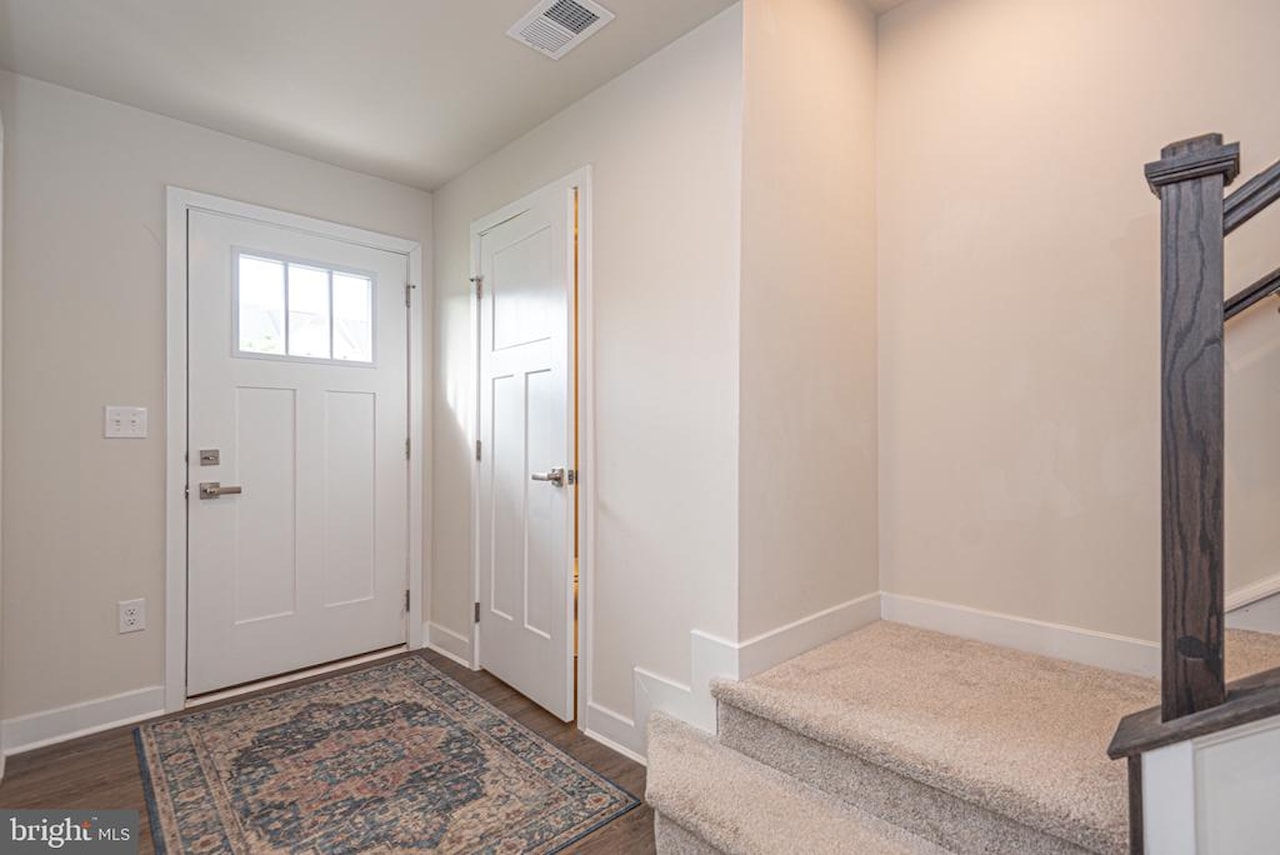  Real Estate for Sale - 8626 South Park Dr #6 in Berlin Photo 11