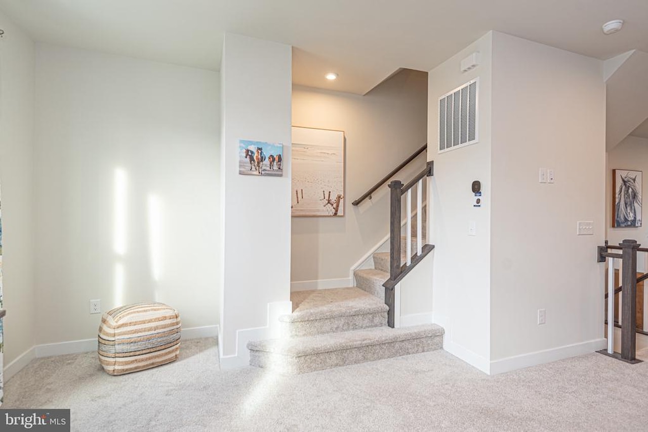  Real Estate for Sale - 8626 South Park Dr #6 in Berlin Photo 27