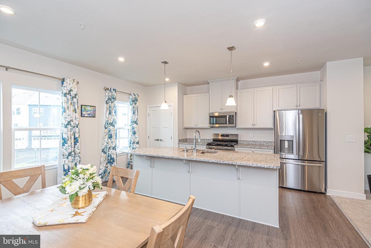  Real Estate for Sale - 8626 South Park Dr #6 in Berlin Photo 17