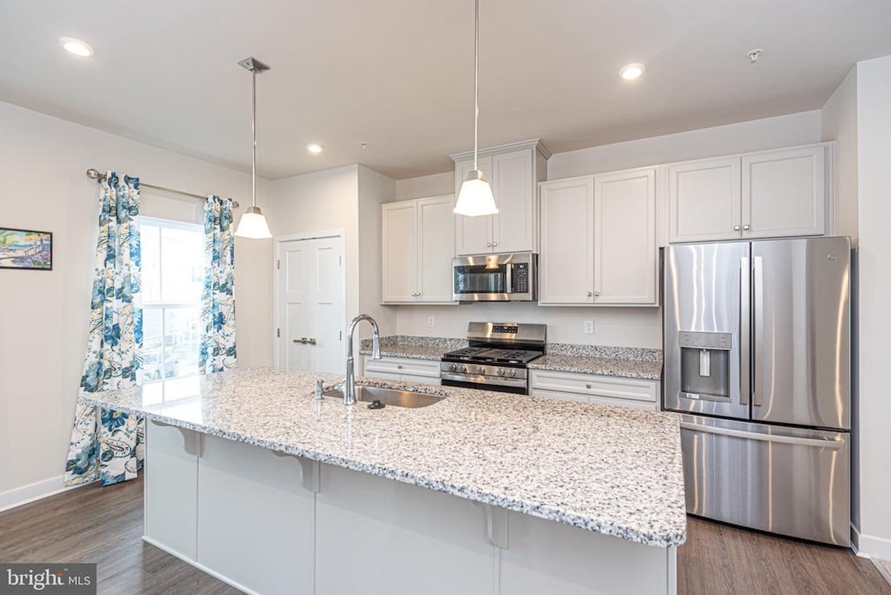  Real Estate for Sale - 8626 South Park Dr #6 in Berlin Photo 18