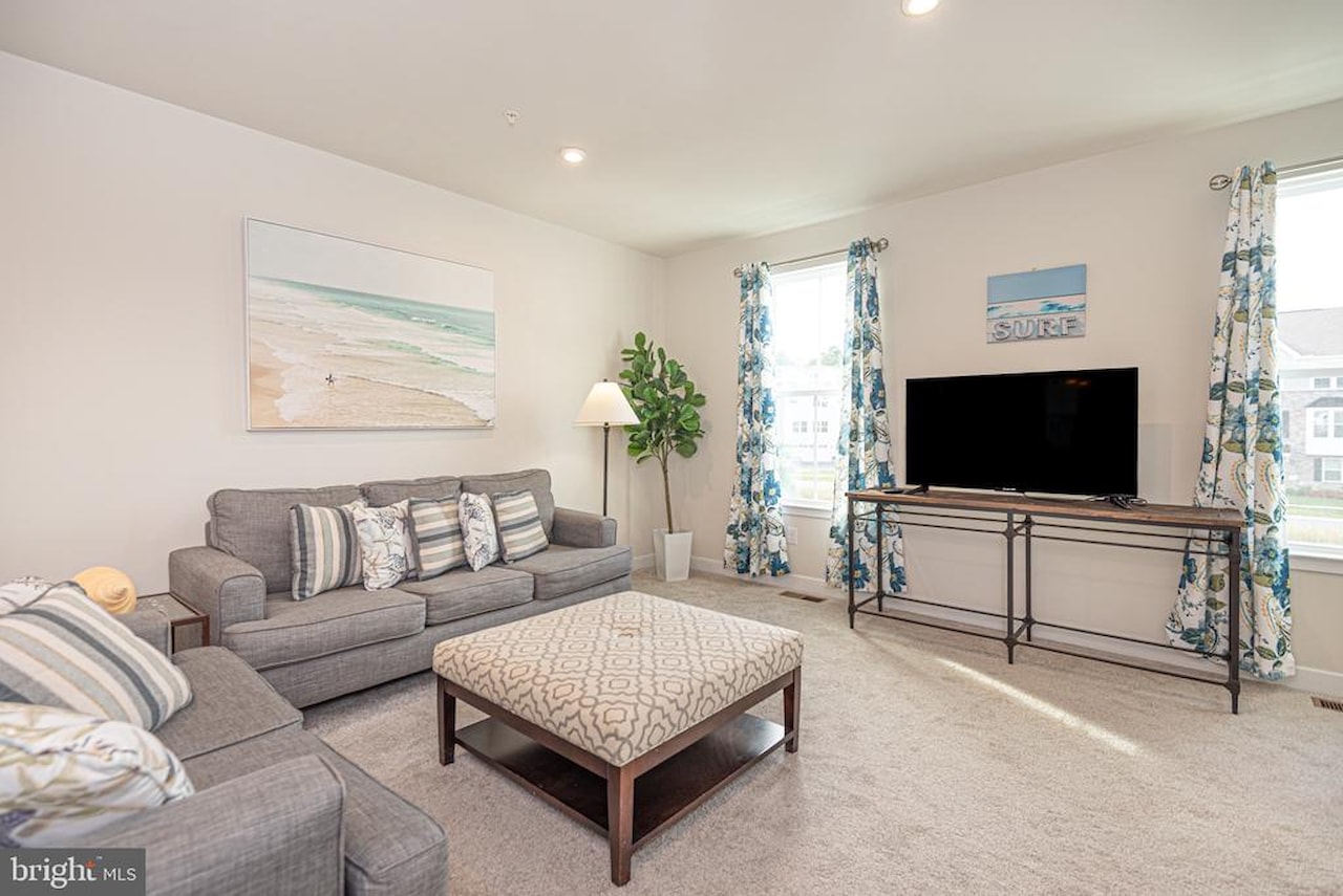  Real Estate for Sale - 8626 South Park Dr #6 in Berlin Photo 28