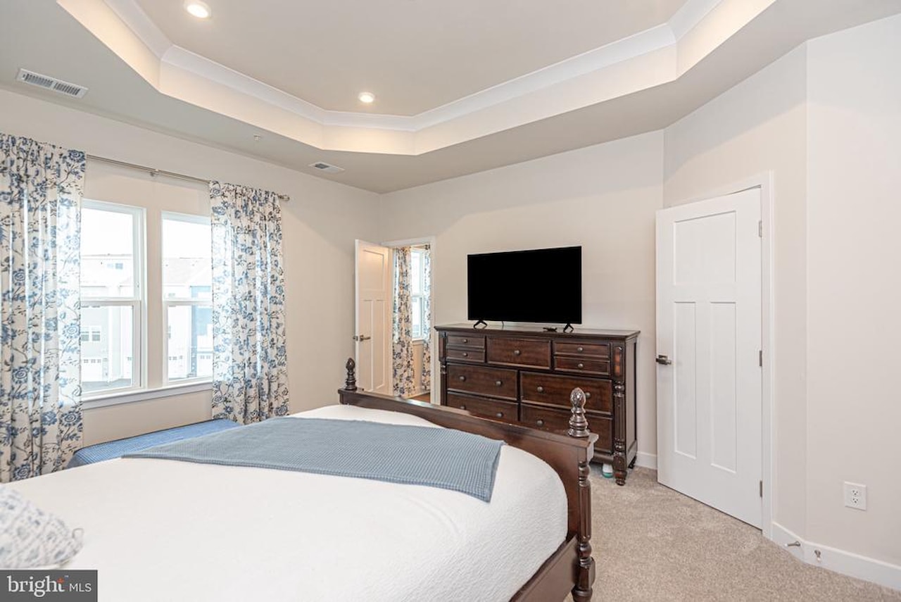  Real Estate for Sale - 8626 South Park Dr #6 in Berlin Photo 34