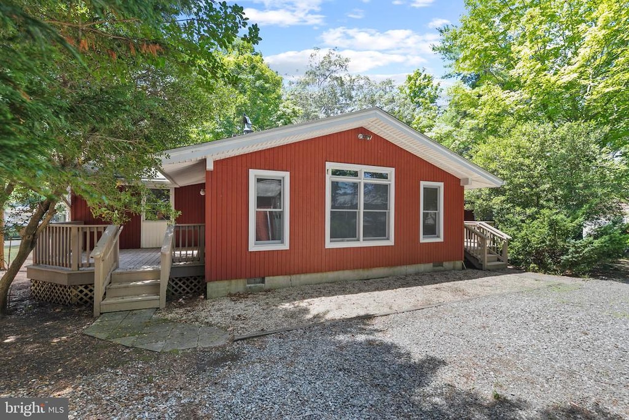  Real Estate for Sale - 25 Seabreeze Rd in Ocean Pines
