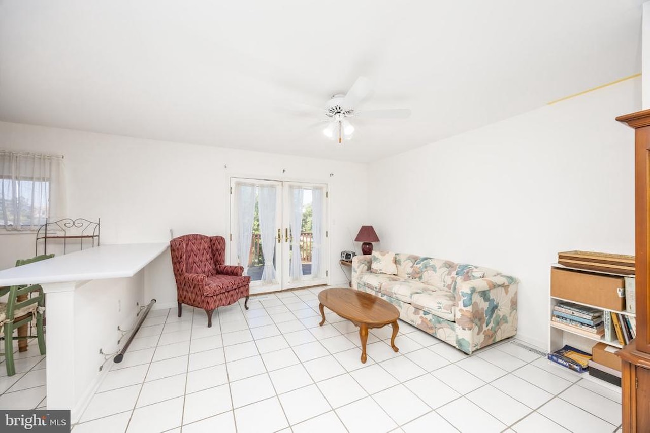  Real Estate for Sale - 10431 Brighton Rd in Ocean City Photo 7