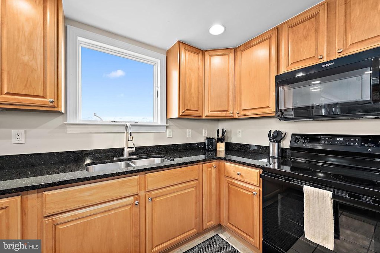 Emerson Towers Real Estate for Sale - 221 Wicomico St #504 in Ocean City Photo 18