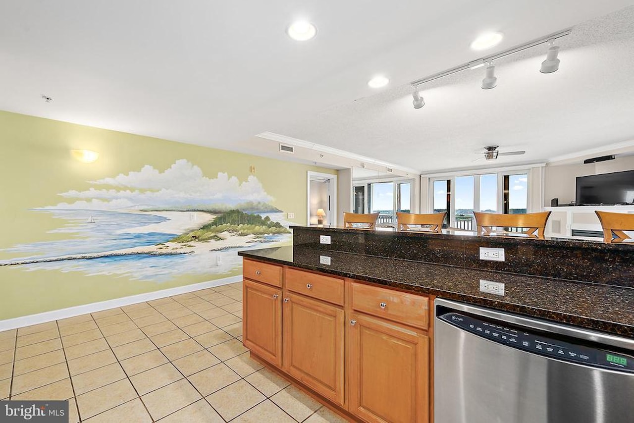 Emerson Towers Real Estate for Sale - 221 Wicomico St #504 in Ocean City Photo 20
