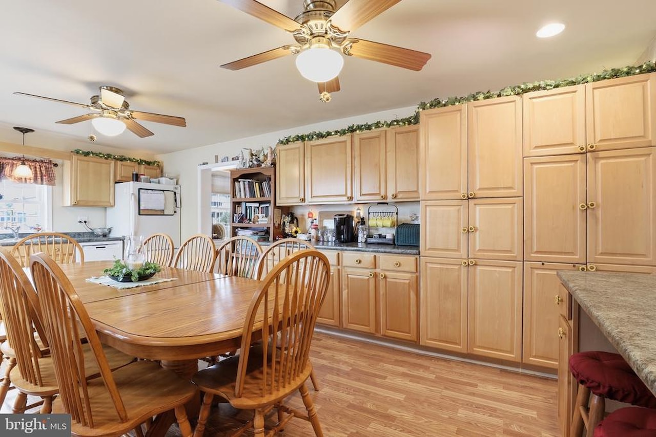  Real Estate for Sale - 38967 Willow Ln in Fenwick Island Photo 13