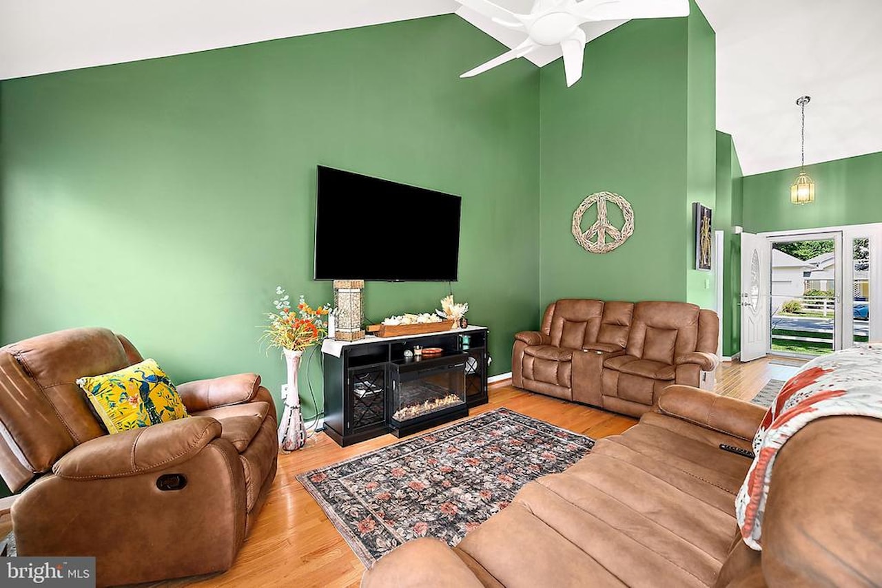  Real Estate for Sale - 1 Links Ln in Berlin Photo 17