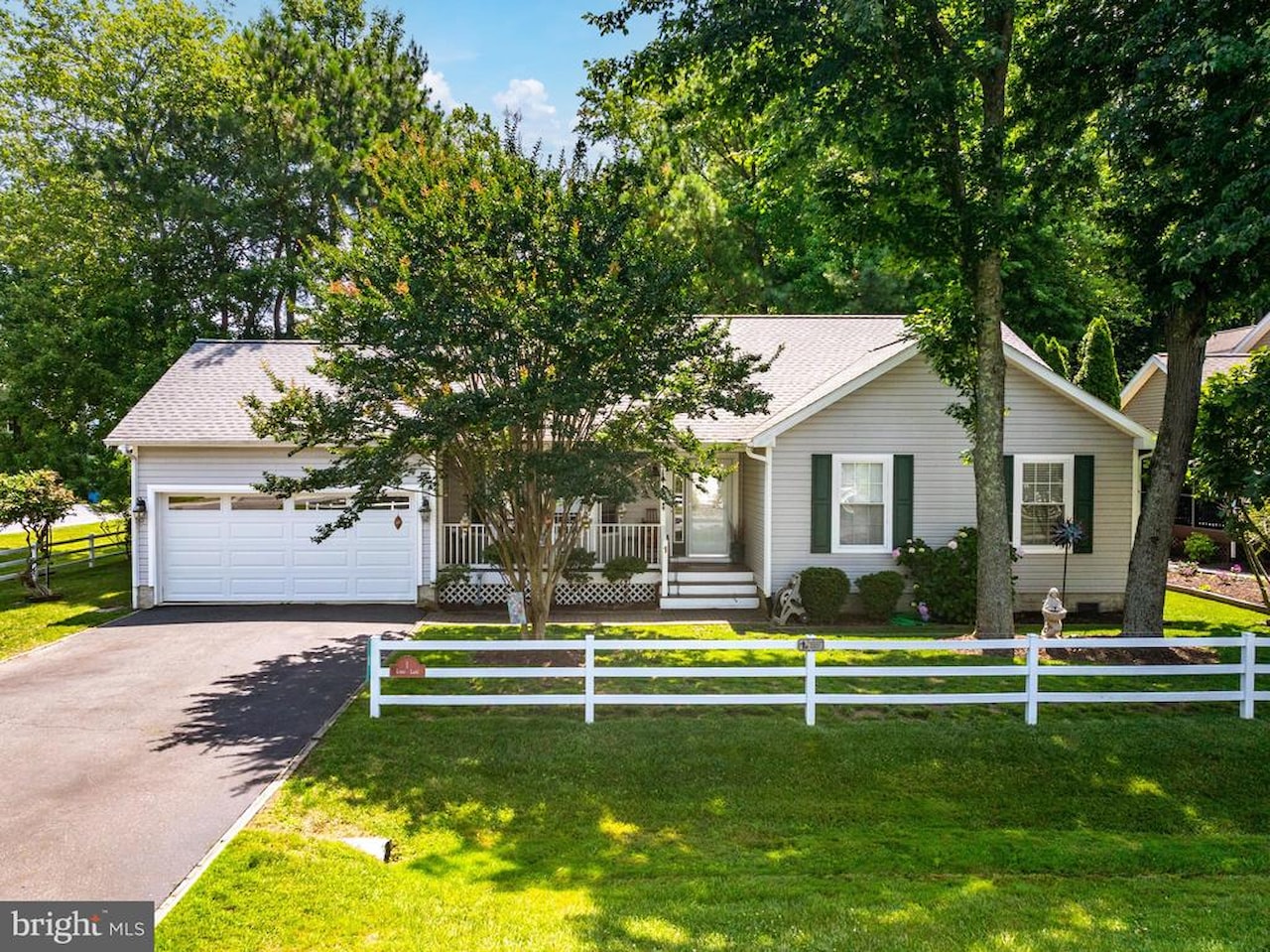  Real Estate for Sale - 1 Links Ln in Berlin
