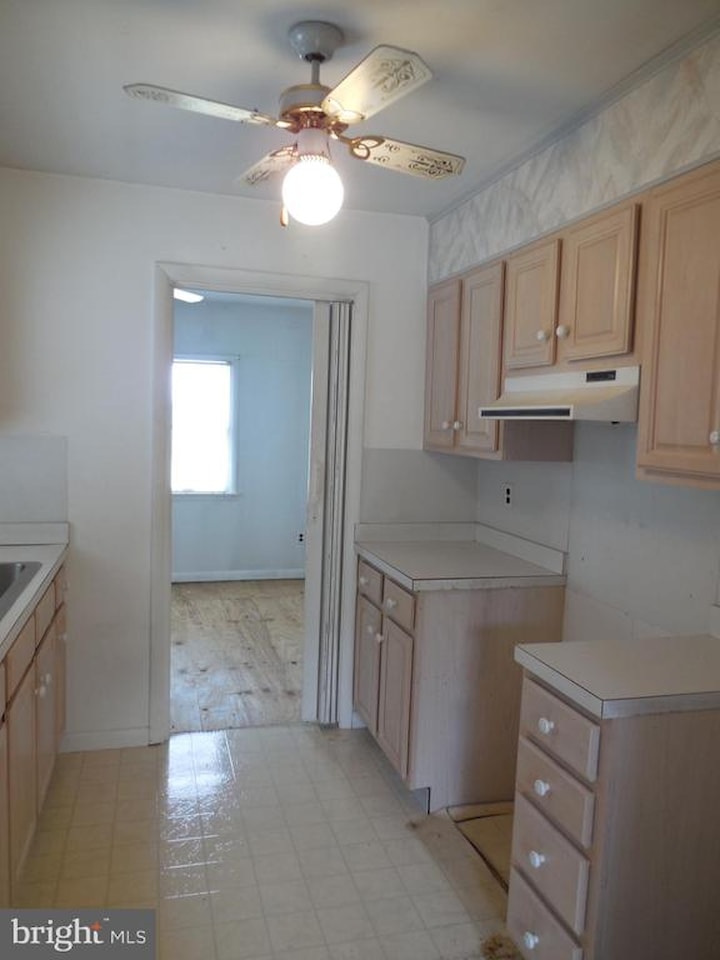  Real Estate for Sale - 12330 Snug Harbor Rd in Berlin Photo 16