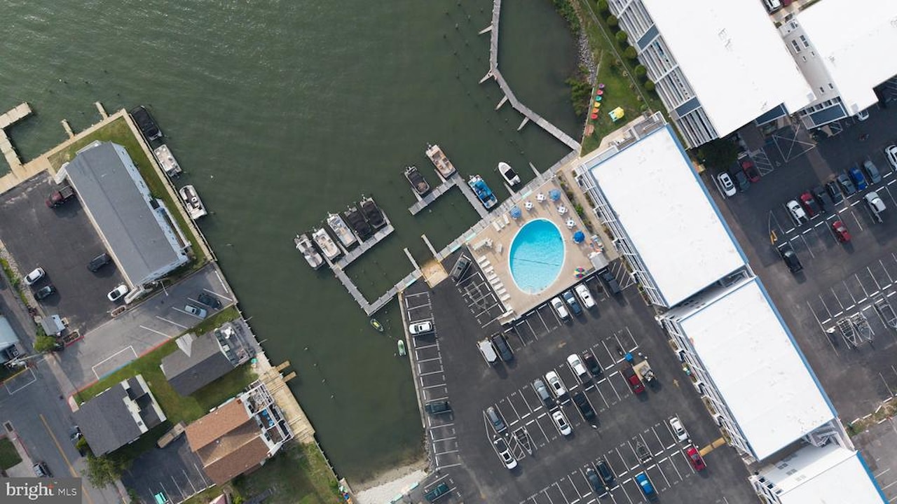 Bradley On The Bay Real Estate for Sale - 3701 Coastal Hwy #321E1 in Ocean City Photo 3