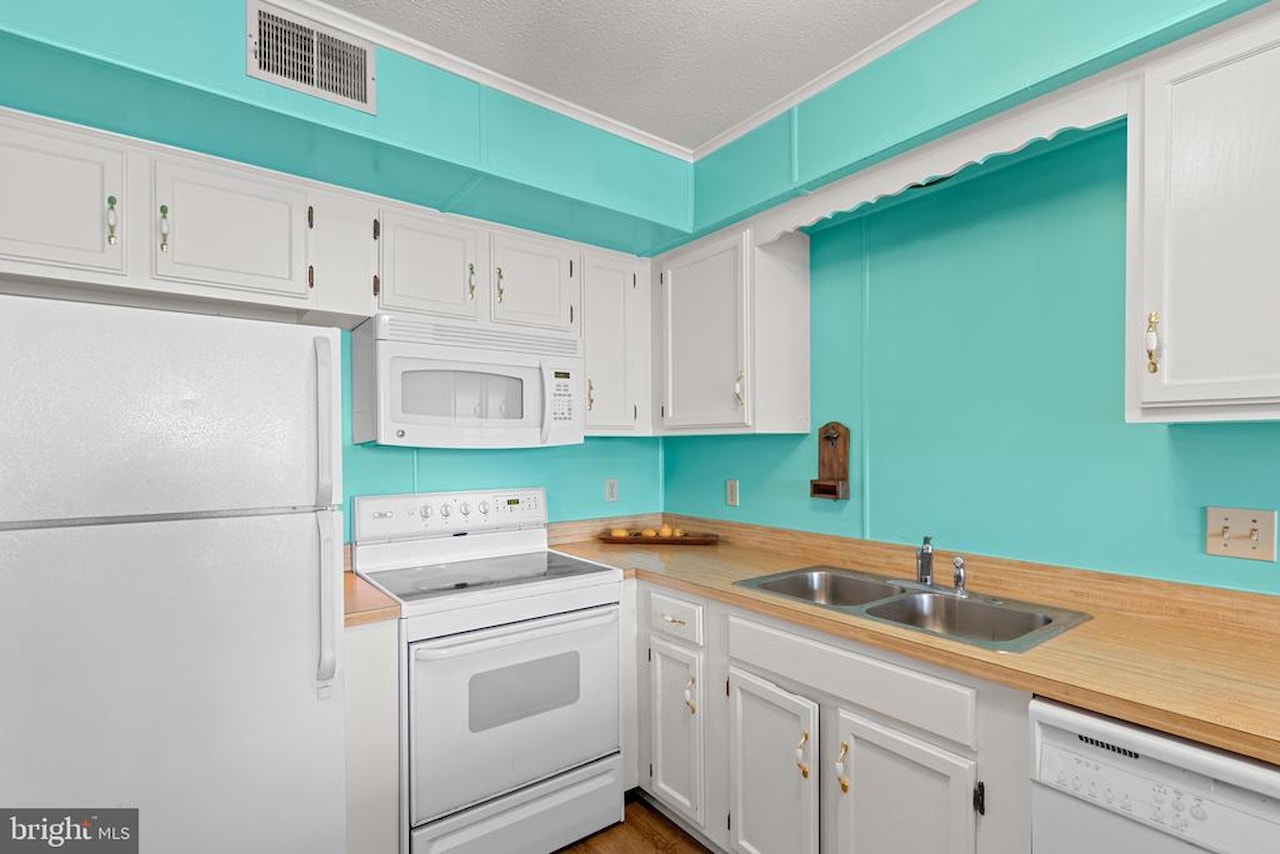 Bradley On The Bay Real Estate for Sale - 3701 Coastal Hwy #321E1 in Ocean City Photo 16