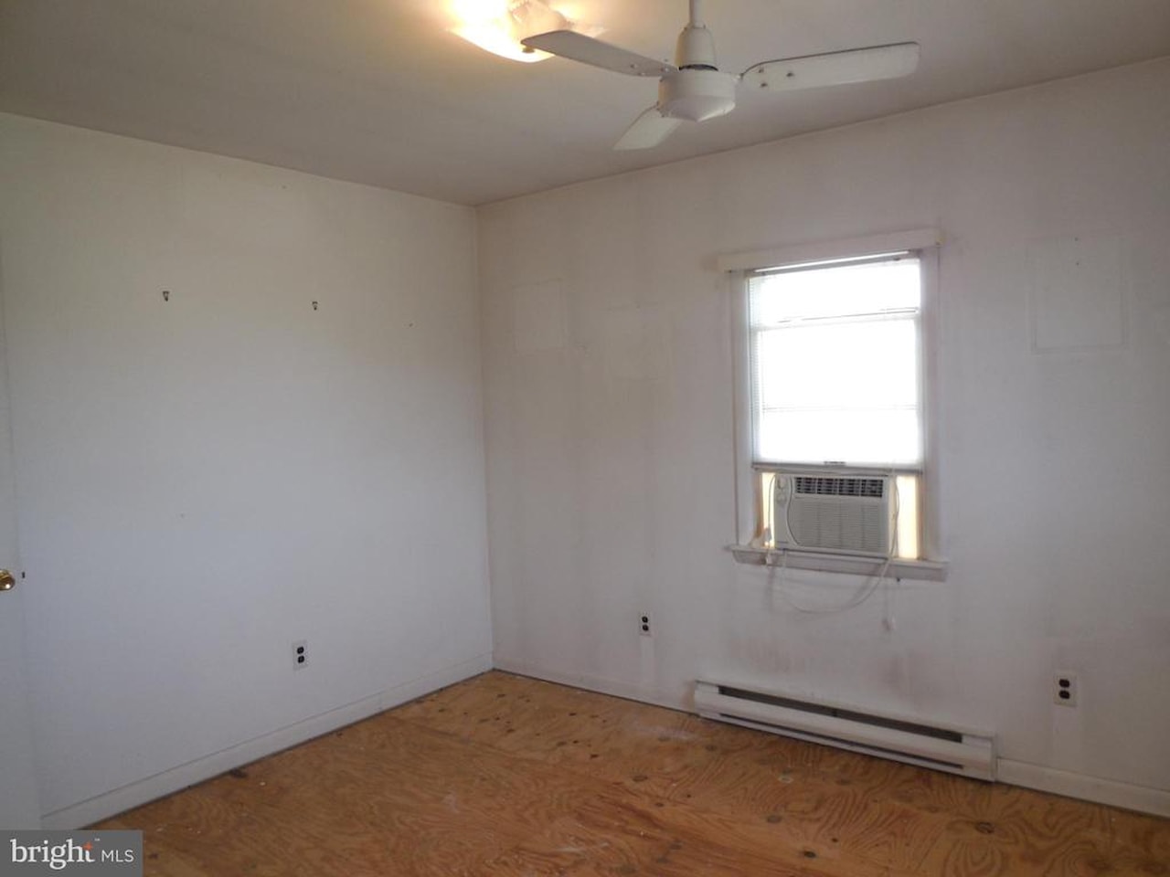  Real Estate for Sale - 12330 Snug Harbor Rd in Berlin Photo 22