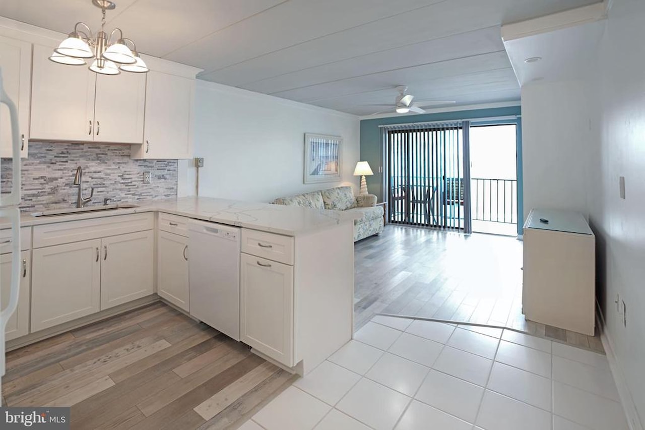 Summer Palace Real Estate for Sale - 18 69th St #9 in Ocean City Photo 8