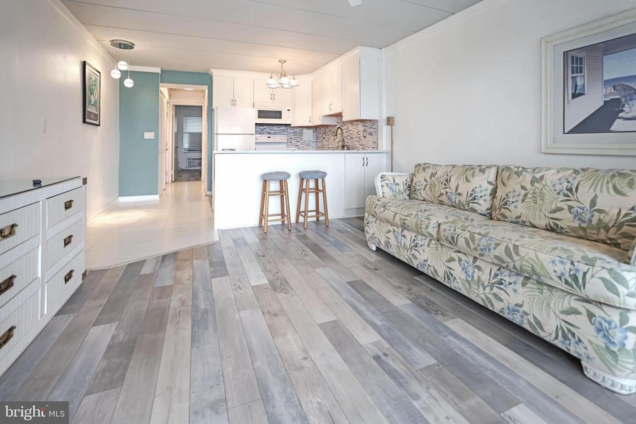 Summer Palace Real Estate for Sale - 18 69th St #9 in Ocean City Photo 5