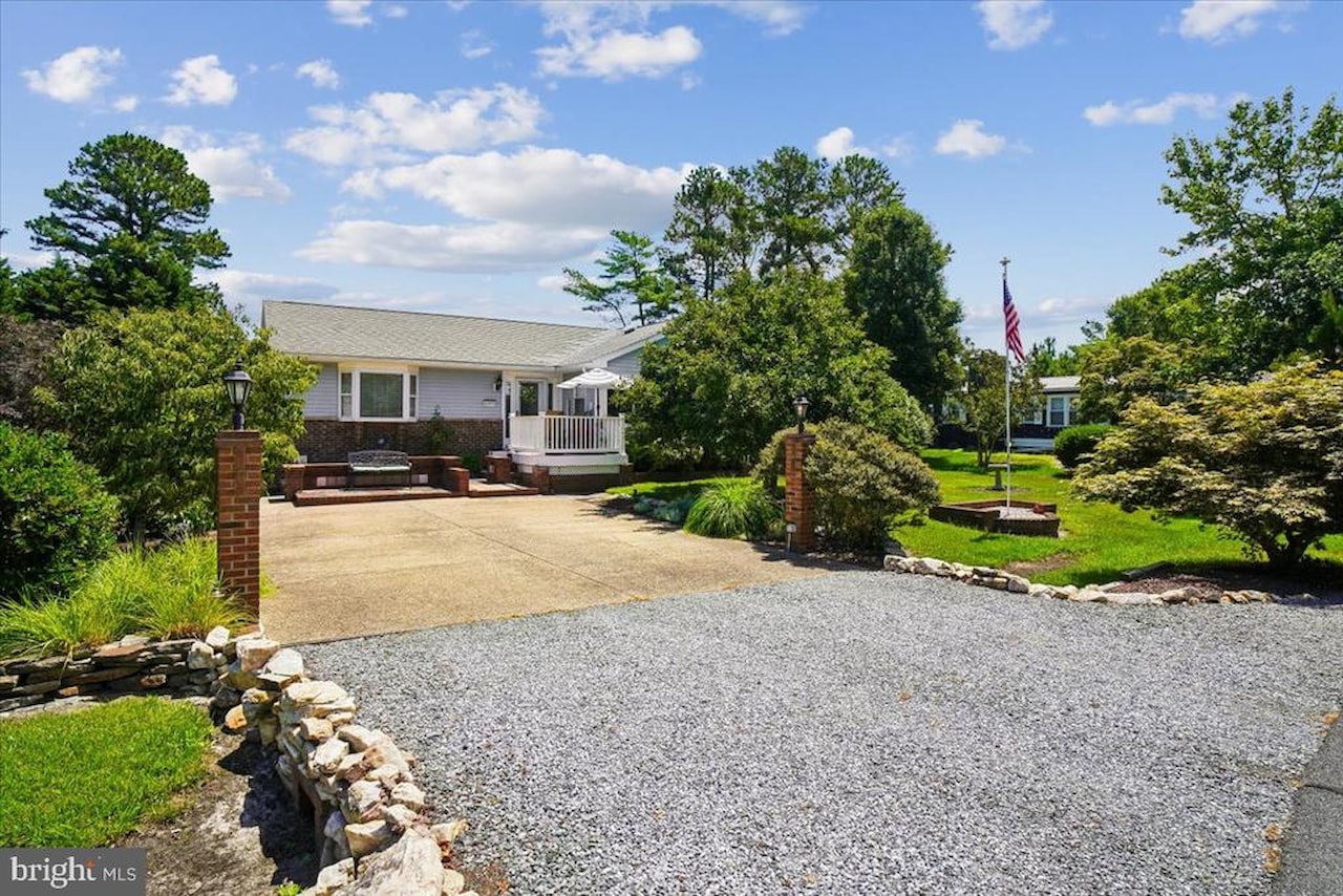  Real Estate for Sale - 30879 Maplewood Rd in Ocean View Photo 3